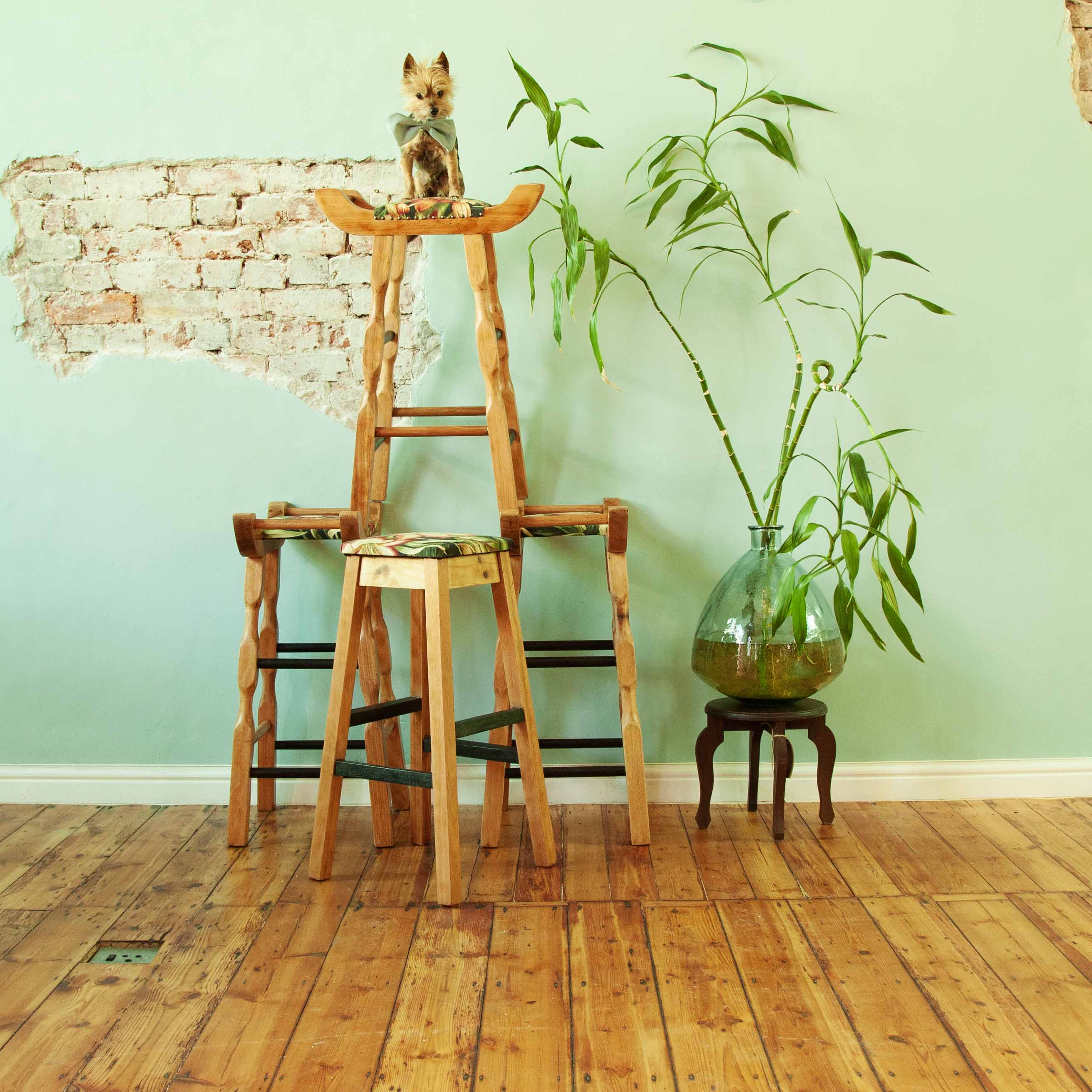 set-of-bar-stools-teddy-s-room