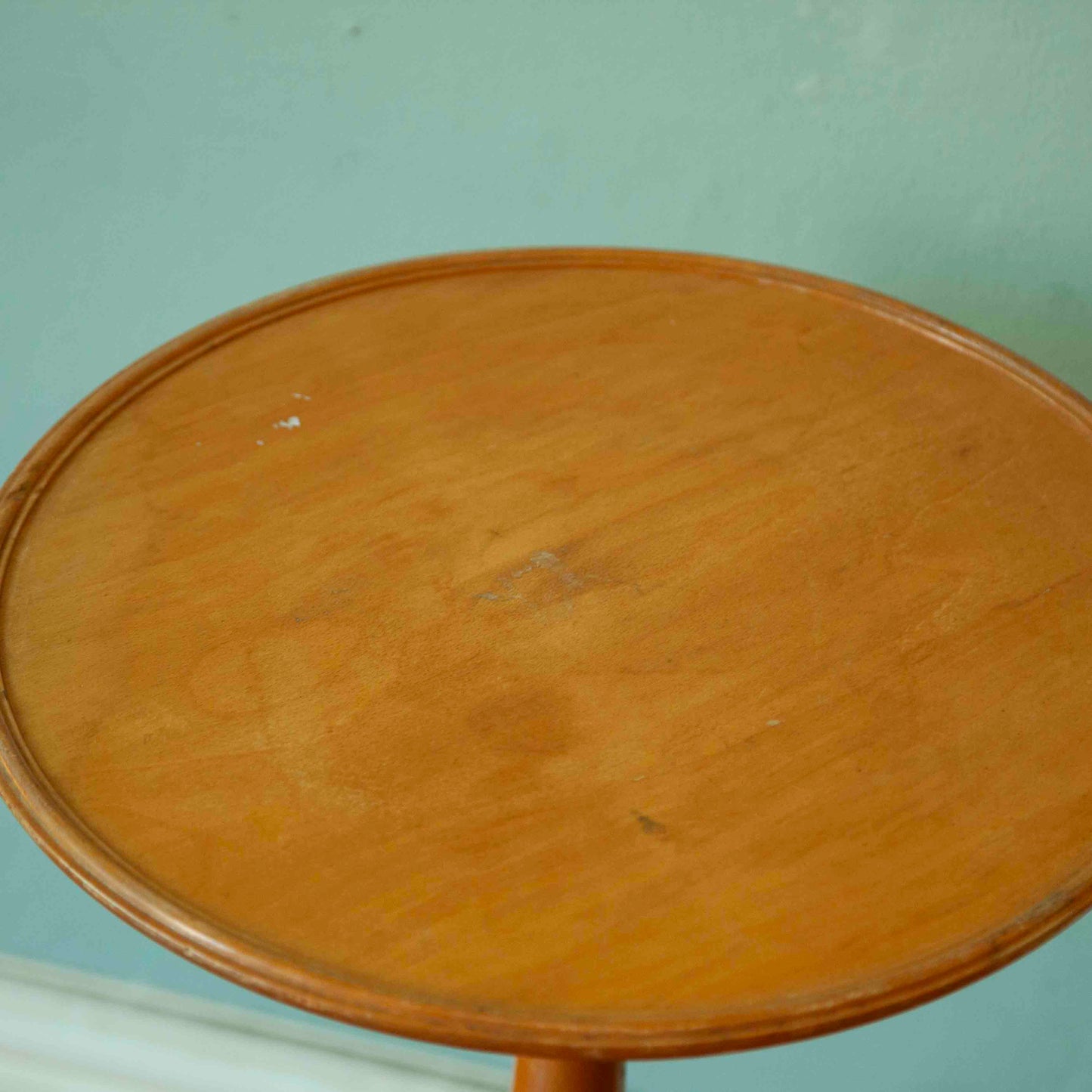 Round side tables