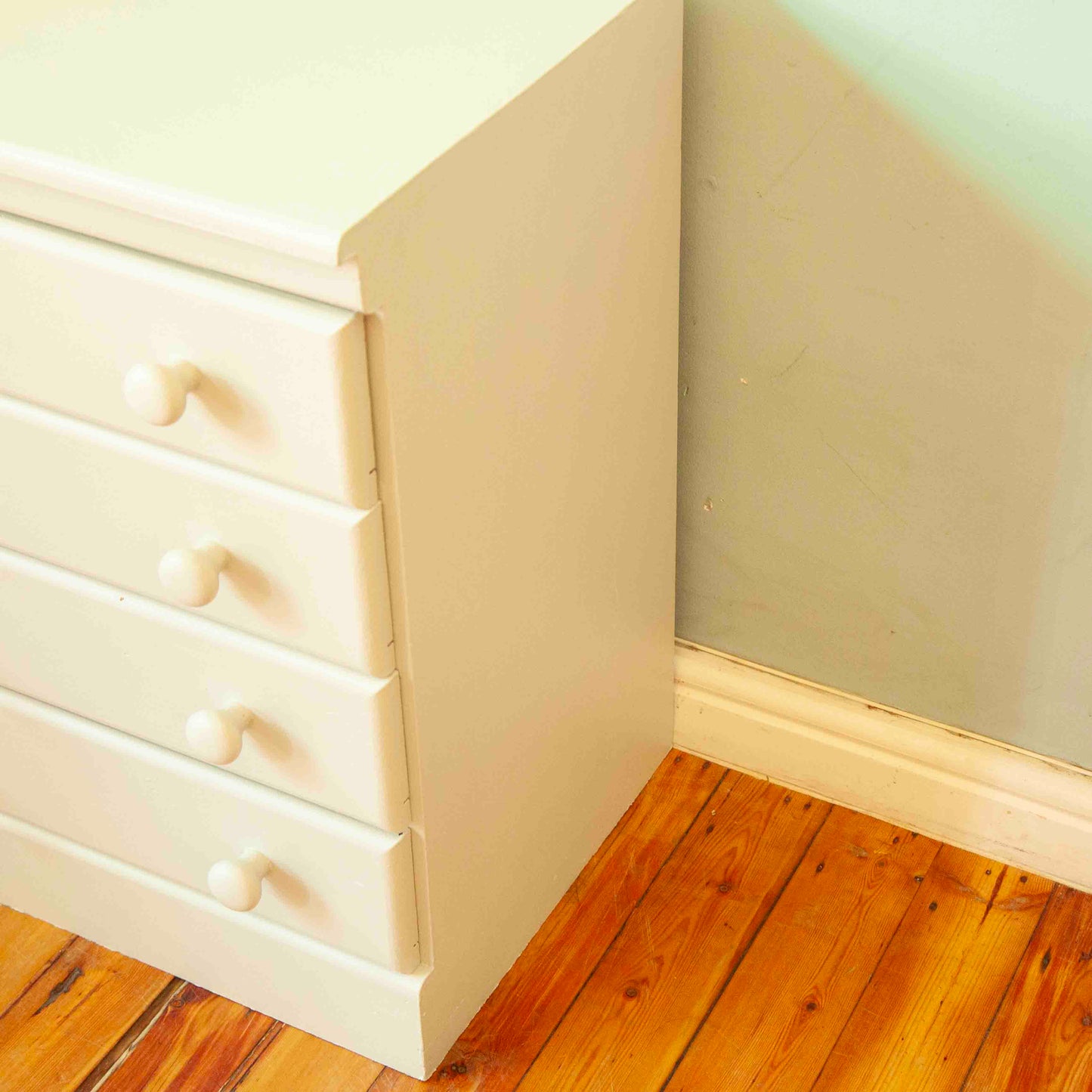 Small chest of drawers