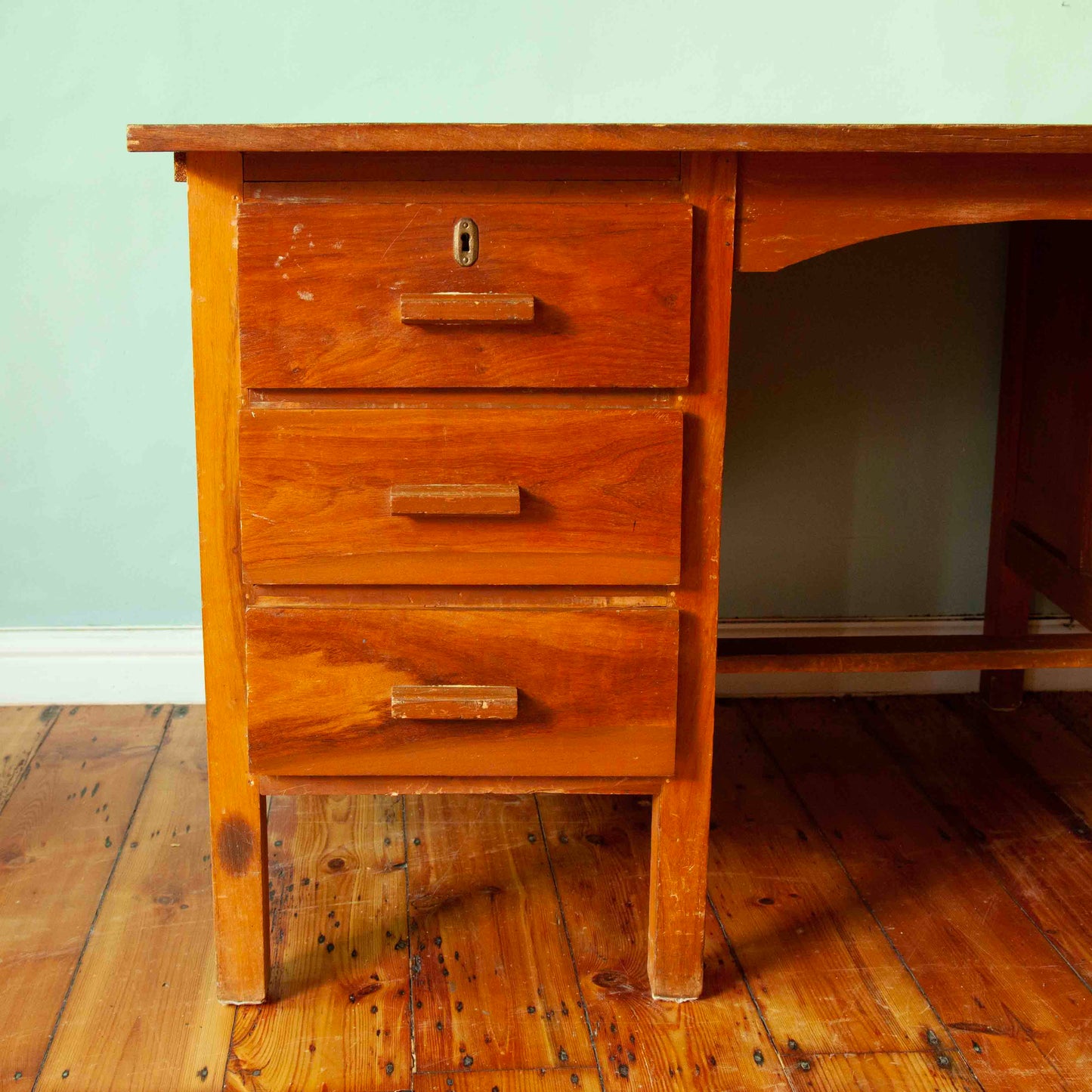 6 Drawer desk