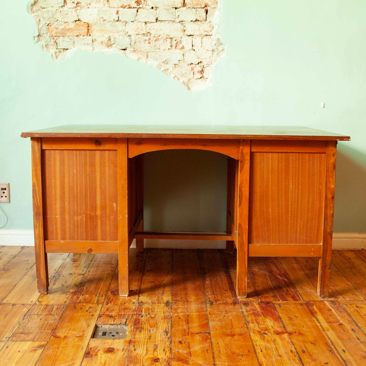 6 Drawer desk