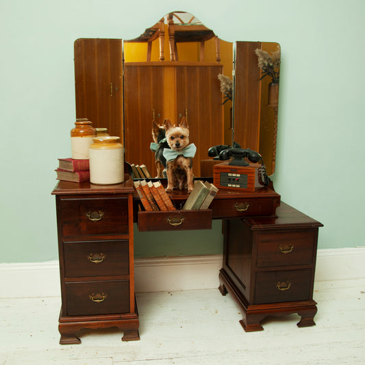 Vintage dressing table