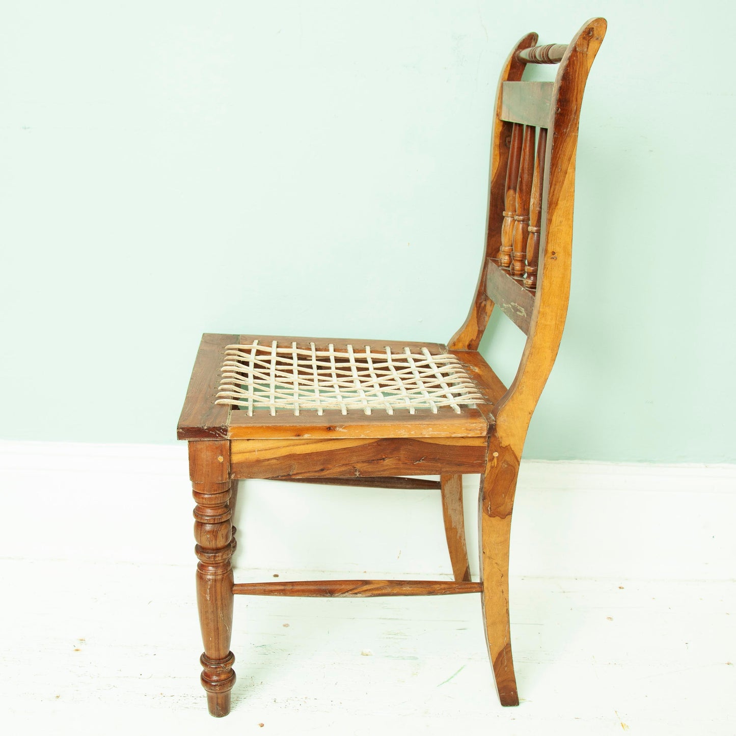 Riempie dining chair